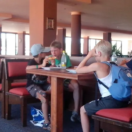 Aparthotel La Piazza &