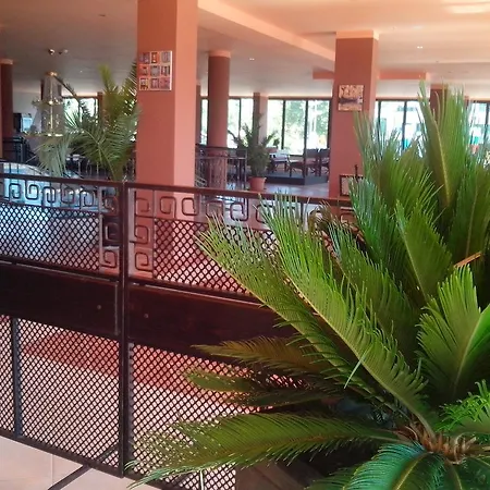 La Piazza & Apart Otel 4*