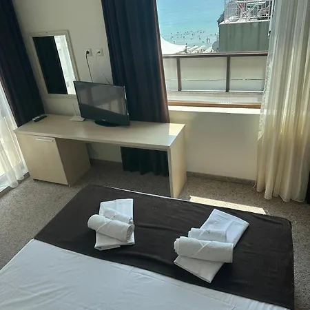 Aparthotel La Piazza &