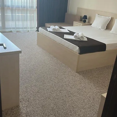 La Piazza & 4* Primorsko