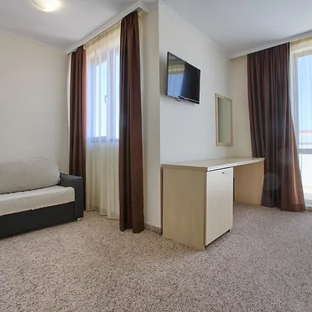 La Piazza & Aparthotel Primorsko