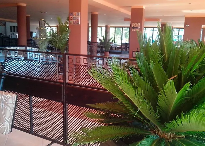 La Piazza & Aparthotel 4*