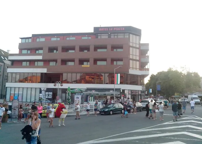 La Piazza & 프리모르스코