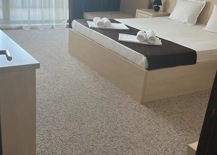 La Piazza & 4* Primorsko