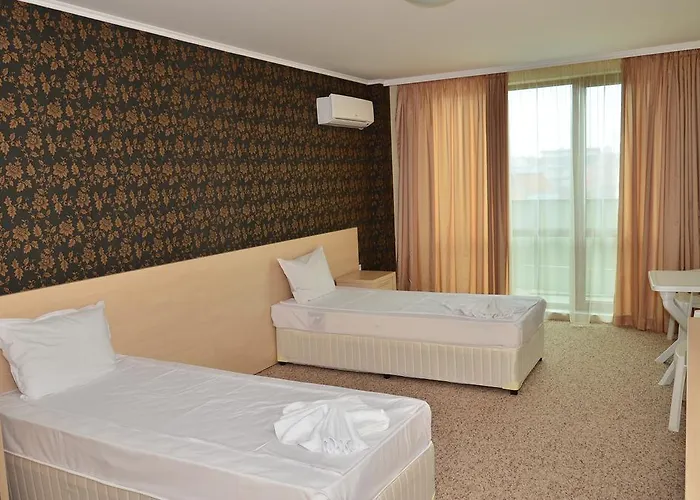 La Piazza & Aparthotel 4*